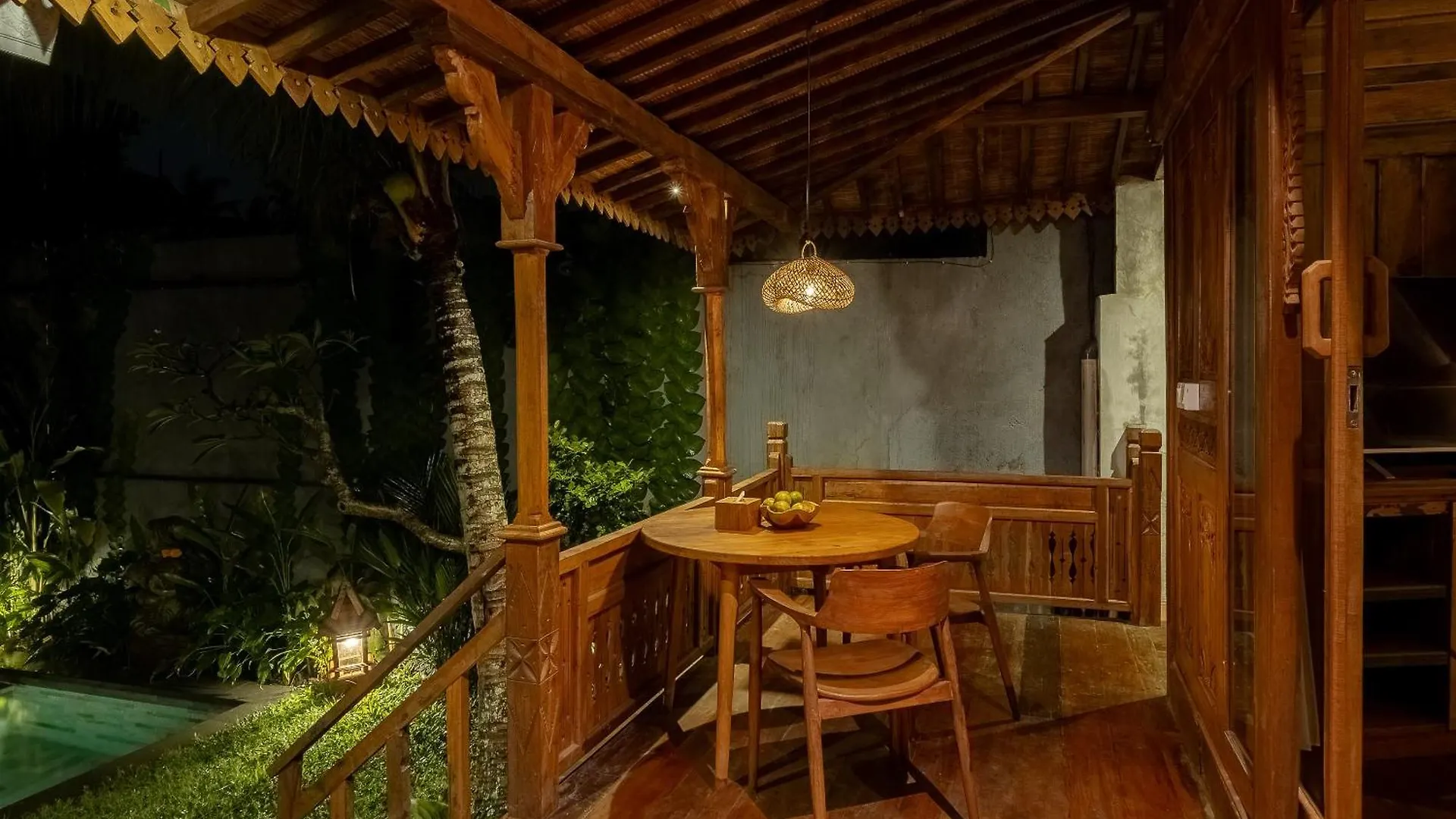 Bubu Mesari Ubud Villa Indonesia