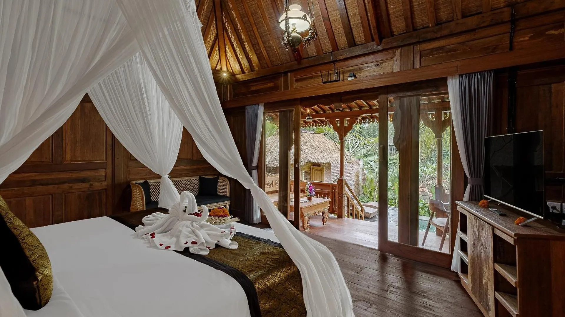 Bubu Mesari Ubud Villa Indonesia